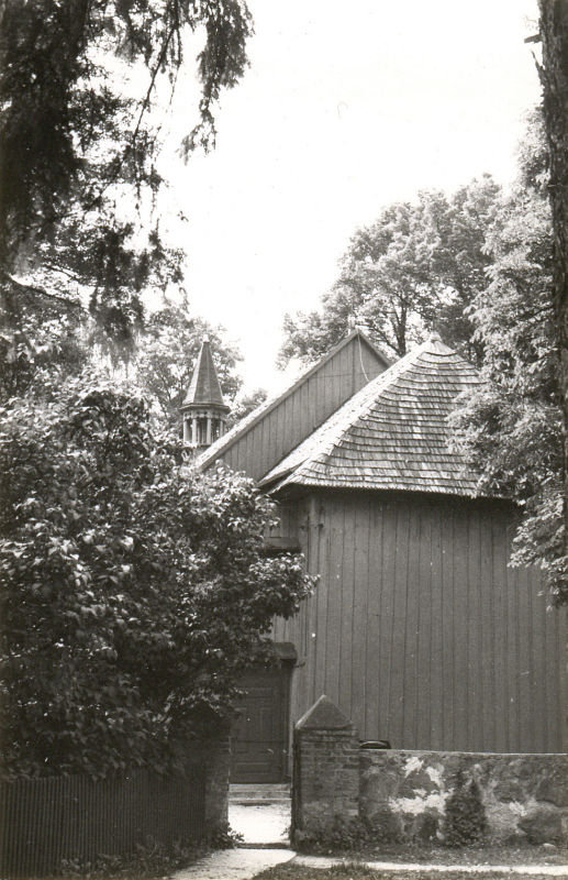 Kościół od wschodu, około 1975 roku
