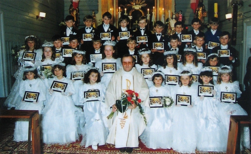 Pierwsza Komunia Święta z ks. Wacławem Szcześniakiem, 1992 rok
